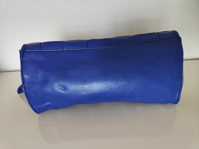 Bolso de mano azul Klein