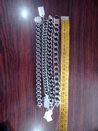 Pulseras de acero 