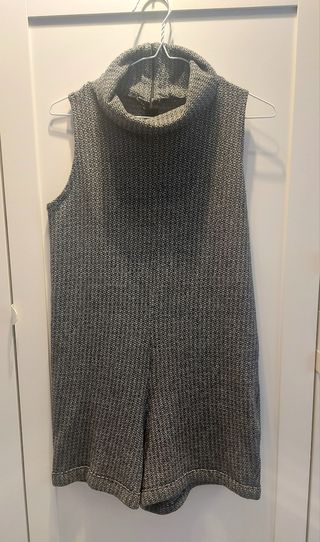 Mono corto sin mangas