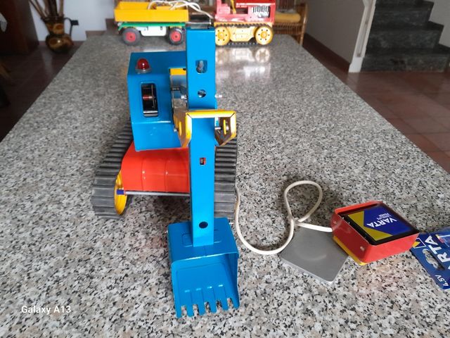 ESCAVATORE FILOCOMANDATO SOMMAVILLA 1977