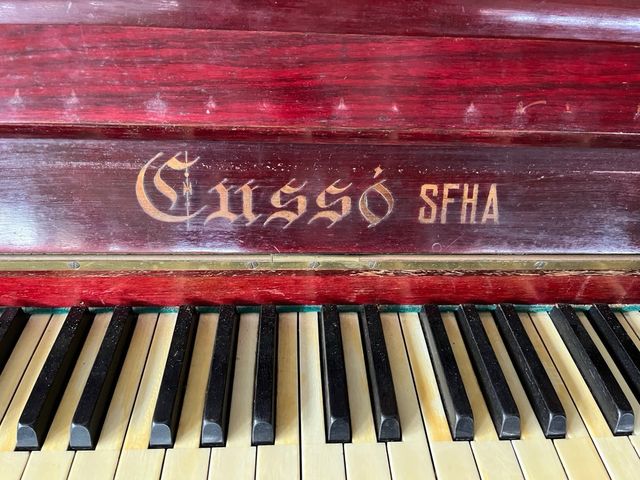 VENDO PIANO DEL GRAN HOTEL COLON DE SANTANDER