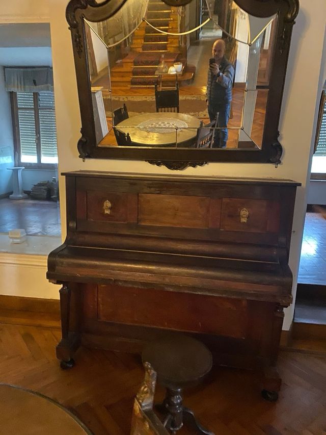 VENDO PIANO DEL GRAN HOTEL COLON DE SANTANDER