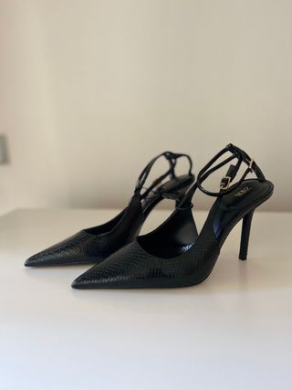 Zapatos de tacón negro Zara
