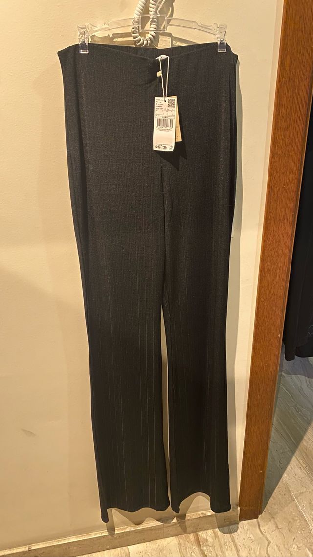 PANTALON NEGRO MUY ELEGANTE Y MUY COMODO
