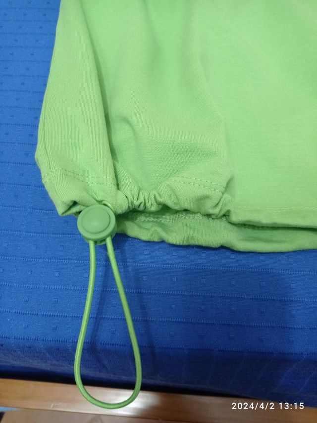 Conjunto sport con etiquetas 