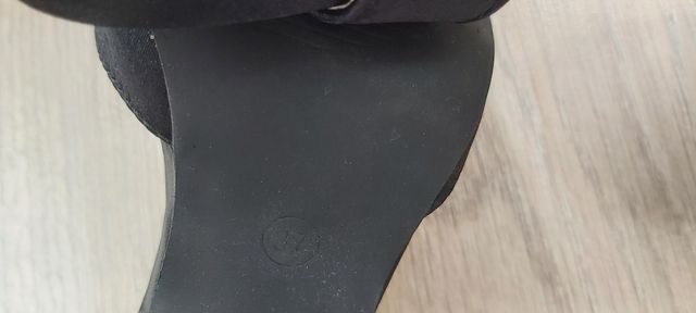 Eleganti scarpe tacco alto