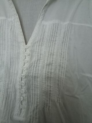 Camisa blanca de mujer