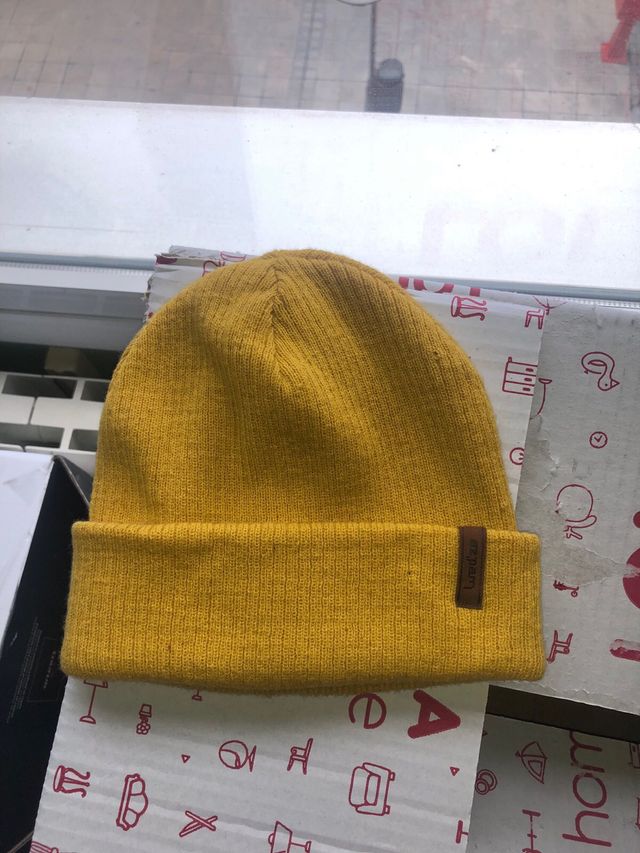 Gorro amarillo