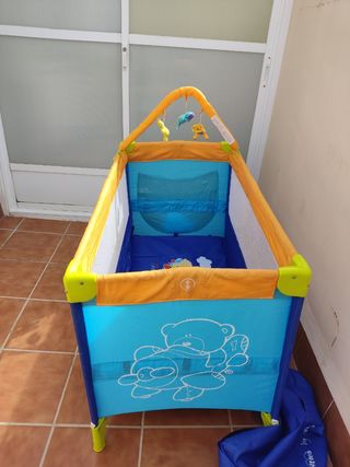 Minicuna de viaje y parque de juegos