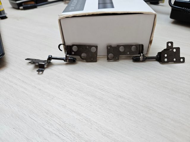 Cerniere Lenovo Ideapad 700 da 15 pollici