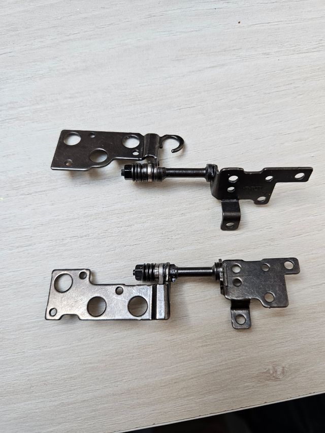 Cerniere Lenovo Ideapad 700 da 15 pollici