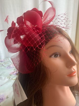 Tocado rojo artesanal,estrenar