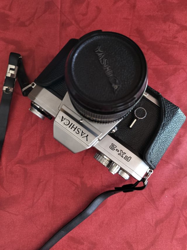 Cámara Yashica y accesorios