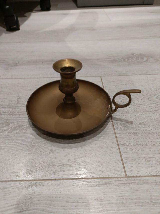 Cancelando de cobre antiguo