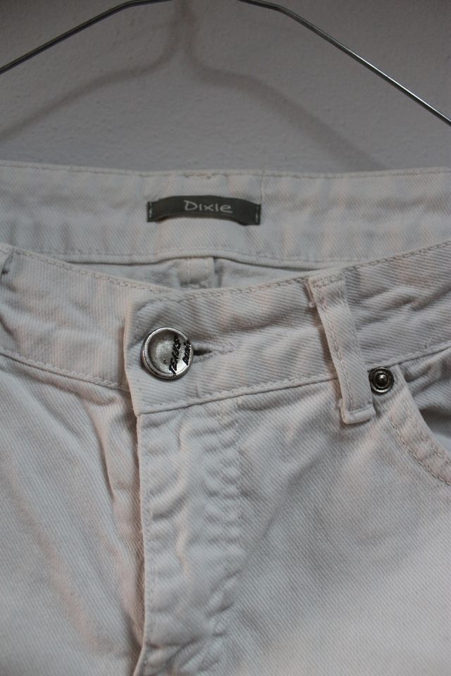 Jeans strappati bianchi