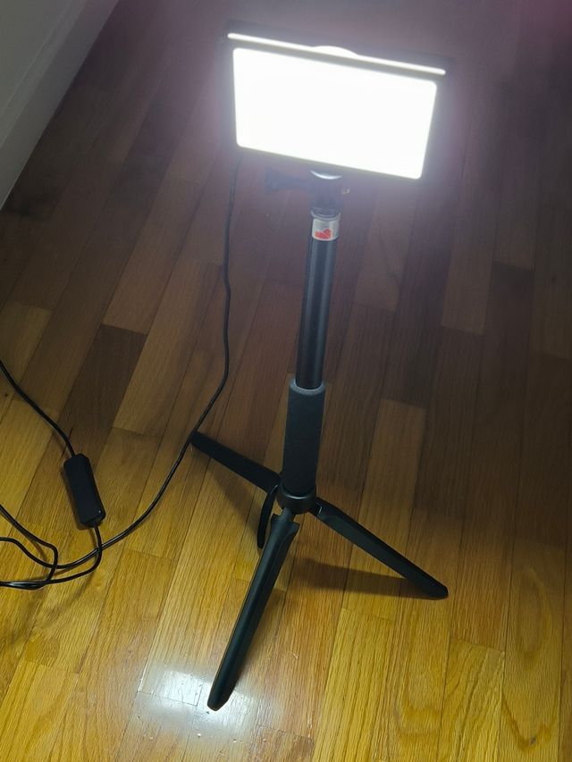 LAMPARA TRÍPODE CÁMARA FOCO GAMING