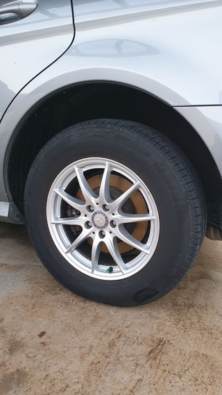 Llantas con neumáticos Mercedes