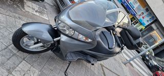 Moto Suzuki Burgman 200