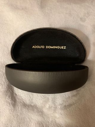 Funda de gafas Adolfo Dominguez de segunda mano por 3 EUR en  display picture 1