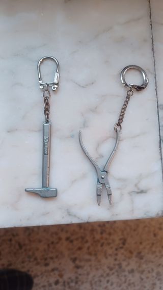 Llaveros antiguos herramientas