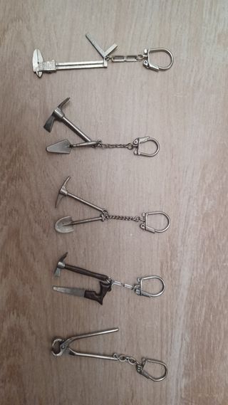 Llaveros antiguos herramientas