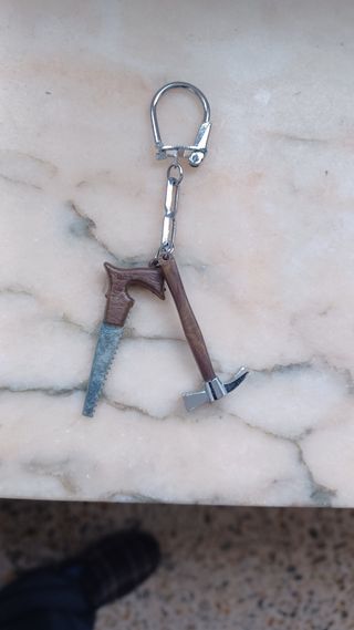 Llaveros antiguos herramientas