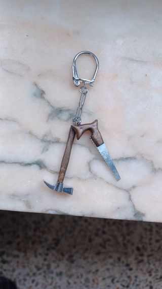 Llaveros antiguos herramientas