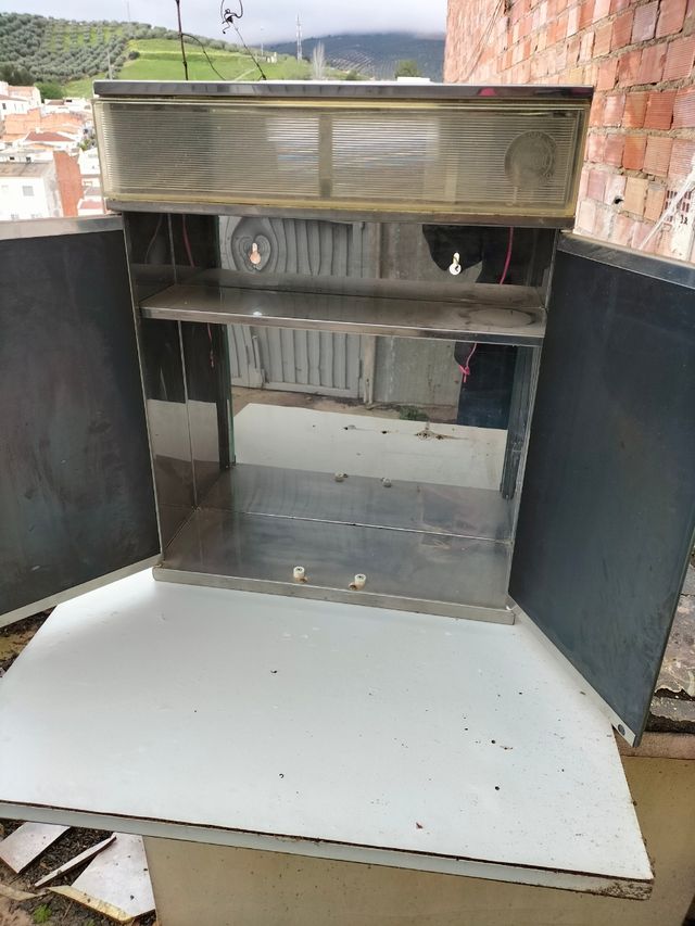 Romi o mueble de baño vintage