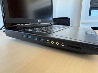 Portatil gaming msi 17 pulgadas.