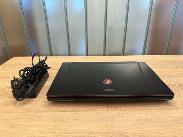 Portatil gaming msi 17 pulgadas.