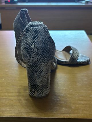 Sandalias tacon serpiente