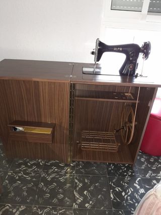 Maquina de coser antigua