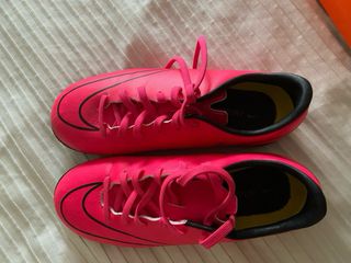 Zapatillas futbol multitaco niña