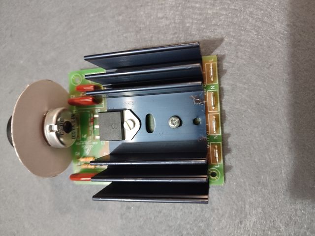 Regulador AC 4000w Cebek I-17.