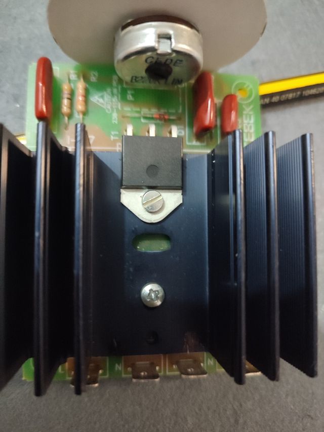 Regulador AC 4000w Cebek I-17.