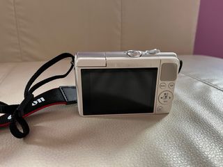 Camara evil Canon eos M 100 funda y baterias