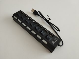 Lector puertos usb portátil.