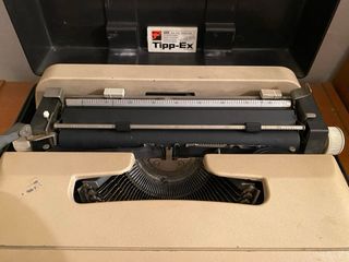 Maquina de escribir Olivetti Lettera 35