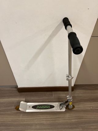 Patinete para niños marca AMAYA