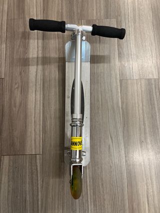 Patinete para niños marca AMAYA