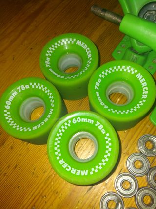 Ejes y ruedas para longboard