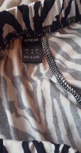 Pantalones acampanados, de Shein