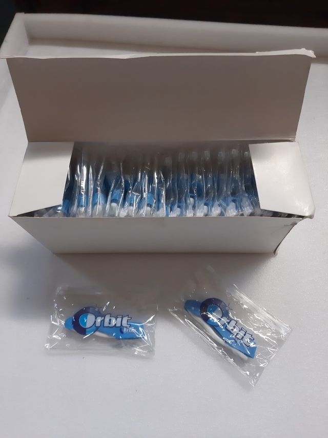 SET 40 BORSA DA TOILETTE ORBIT + SPAZZOLINO DA DENTI