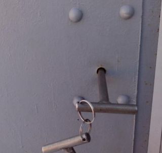 Cerradura de la puerta / difícil de hackear.