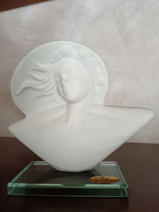 Scultura in porcellana