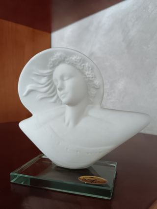 Scultura in porcellana
