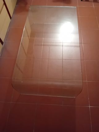 Tavolino basso di cristallo