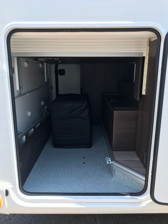 Autocaravana Benimar Tesoro 497 Face to Face garaj