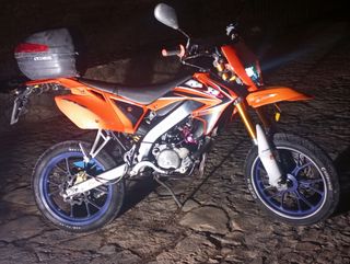 Vendo moto hispana RYZ Racing por falta de uso 