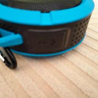 Altavoz Bluetooth Impermeable con Ventosa
